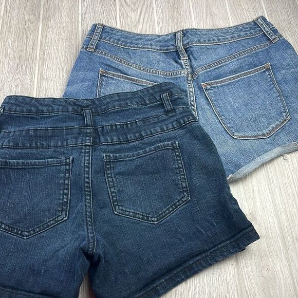 Bundle of 2 denim jean shorts.  Mossimo and Universal Thread. Women's size 4 - Picture 9 of 9